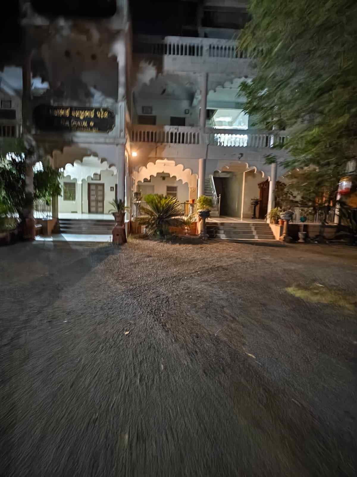 Club Emerald Pool and Residences